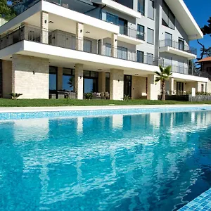 Rita Pool & Homestay
